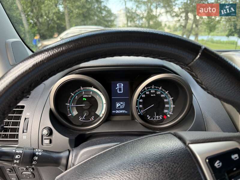 Позашляховик / Кросовер Toyota Land Cruiser Prado 2012 в Києві фото 15 Позашляховик / Кросовер Toyota Land Cruiser Prado 2012 в Києві