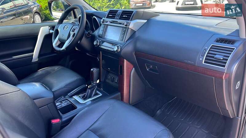 Внедорожник / Кроссовер Toyota Land Cruiser Prado 2016 в Хмельницком