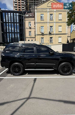 Позашляховик / Кросовер Toyota Land Cruiser Prado 2020 в 