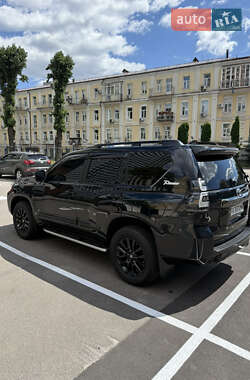 Позашляховик / Кросовер Toyota Land Cruiser Prado 2020 в 