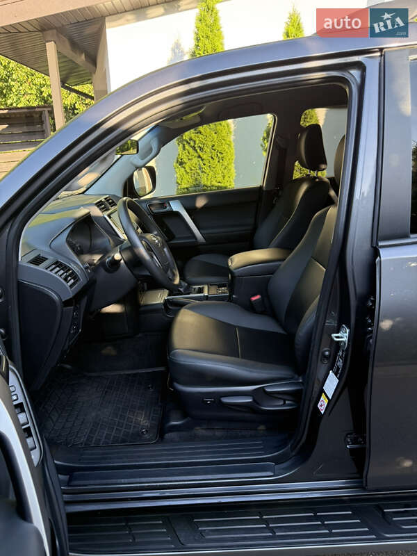 Внедорожник / Кроссовер Toyota Land Cruiser Prado 2019 в Киеве