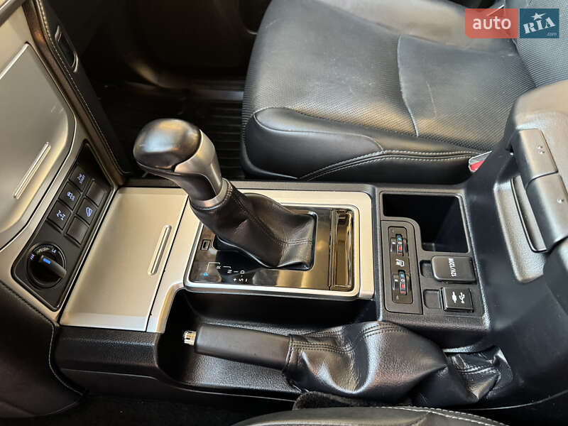 Внедорожник / Кроссовер Toyota Land Cruiser Prado 2019 в Киеве