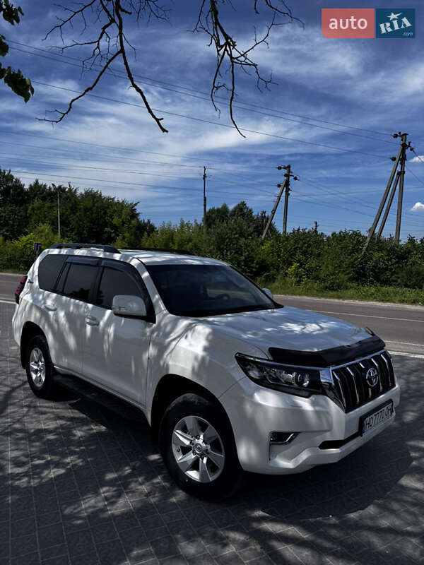 Внедорожник / Кроссовер Toyota Land Cruiser Prado 2022 в Тернополе