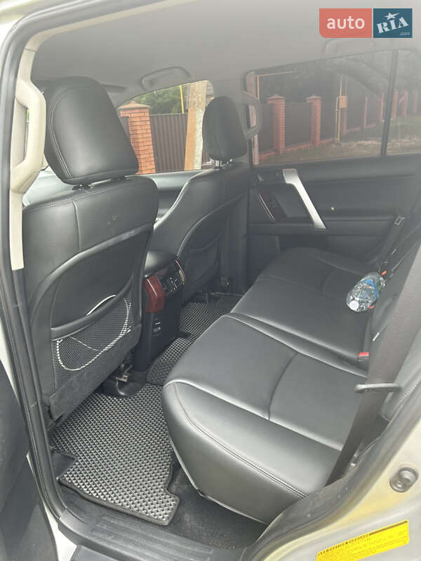 Внедорожник / Кроссовер Toyota Land Cruiser Prado 2015 в Конотопе
