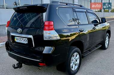 Позашляховик / Кросовер Toyota Land Cruiser Prado 2013 в 