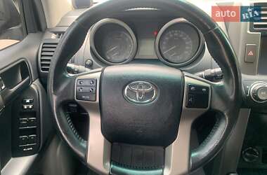 Позашляховик / Кросовер Toyota Land Cruiser Prado 2013 в 