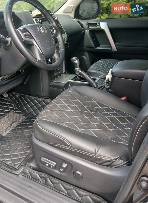 Позашляховик / Кросовер Toyota Land Cruiser Prado 2020 в Южноукраїнську