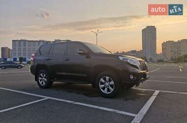 Позашляховик / Кросовер Toyota Land Cruiser Prado 2014 в 