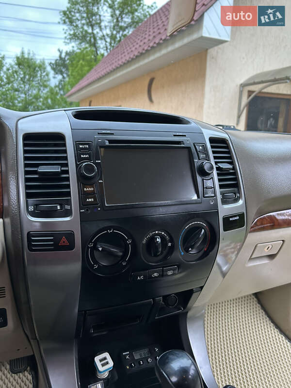 Позашляховик / Кросовер Toyota Land Cruiser Prado 2004 в Іршаві