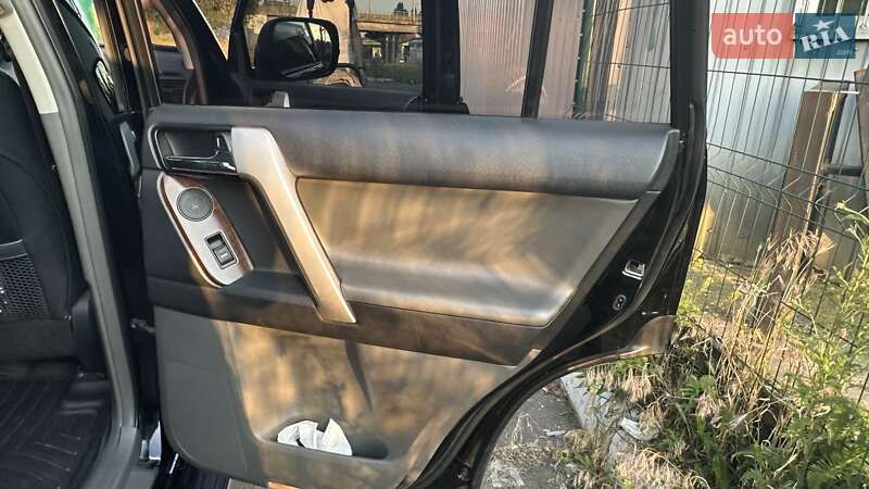 Позашляховик / Кросовер Toyota Land Cruiser Prado 2013 в Києві