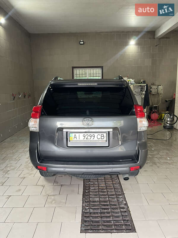 Внедорожник / Кроссовер Toyota Land Cruiser Prado 2010 в Згуровке