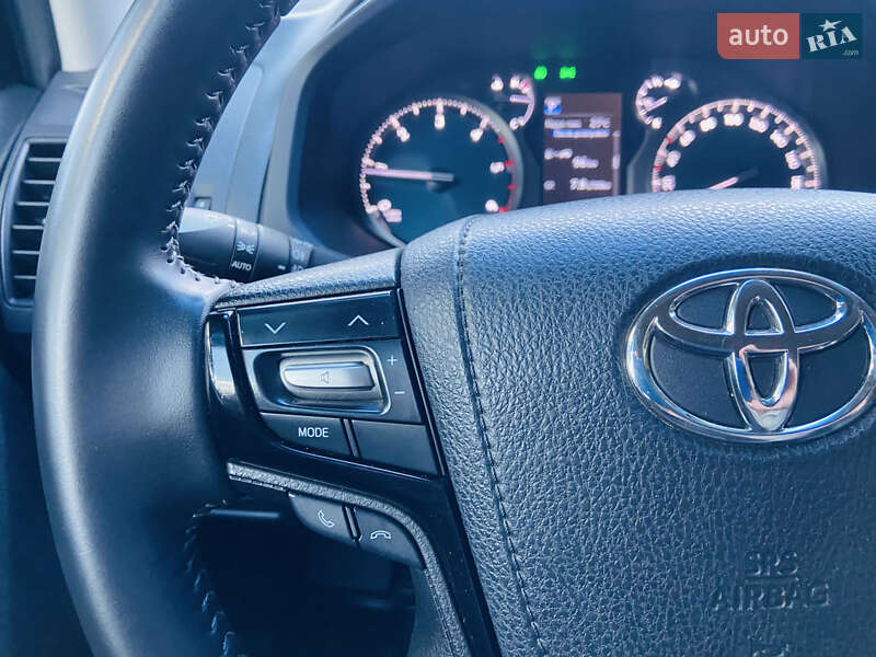 Позашляховик / Кросовер Toyota Land Cruiser Prado 2018 в Києві