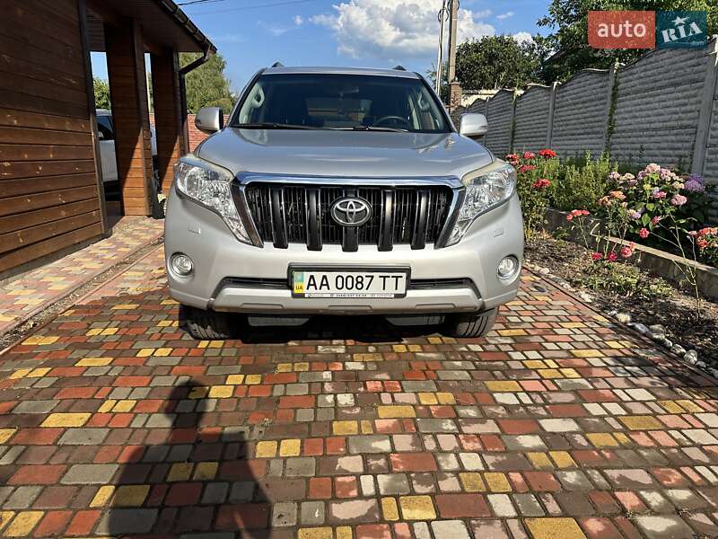 Toyota Land Cruiser Prado 2013