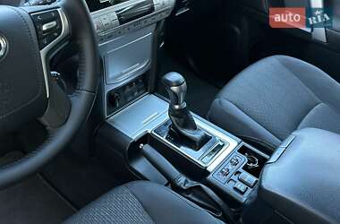 Внедорожник / Кроссовер Toyota Land Cruiser Prado 2020 в 