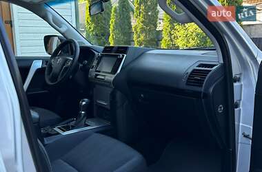 Внедорожник / Кроссовер Toyota Land Cruiser Prado 2020 в 