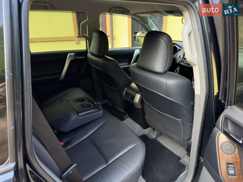 Позашляховик / Кросовер Toyota Land Cruiser Prado 2012 в Києві