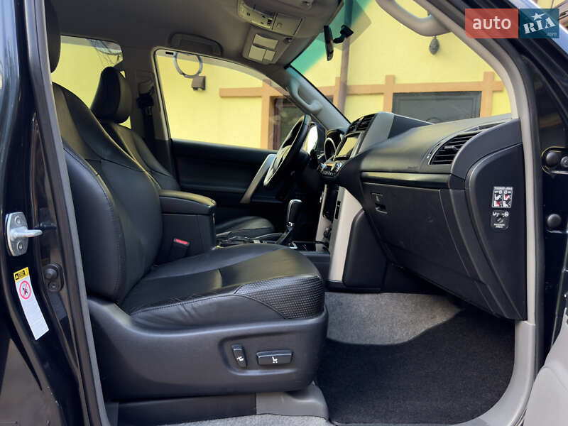 Позашляховик / Кросовер Toyota Land Cruiser Prado 2012 в Києві