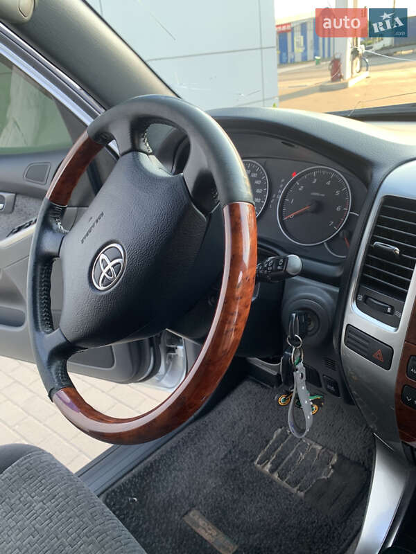 Внедорожник / Кроссовер Toyota Land Cruiser Prado 2007 в Днепре