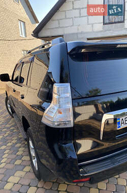 Внедорожник / Кроссовер Toyota Land Cruiser Prado 2012 в 