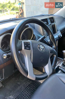 Внедорожник / Кроссовер Toyota Land Cruiser Prado 2012 в 