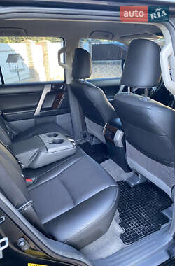 Внедорожник / Кроссовер Toyota Land Cruiser Prado 2012 в 