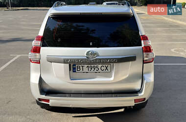 Позашляховик / Кросовер Toyota Land Cruiser Prado 2017 в 