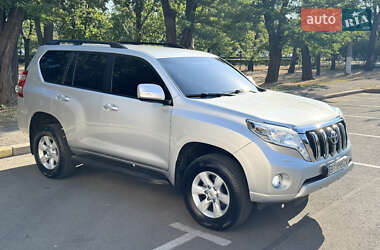 Позашляховик / Кросовер Toyota Land Cruiser Prado 2017 в 