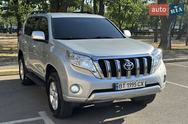 Позашляховик / Кросовер Toyota Land Cruiser Prado 2017 в 