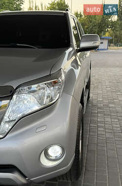 Позашляховик / Кросовер Toyota Land Cruiser Prado 2017 в 
