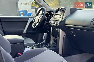 Внедорожник / Кроссовер Toyota Land Cruiser Prado 2011 в 