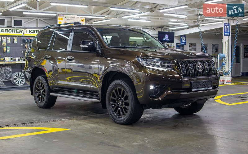 Toyota Land Cruiser Prado 2021