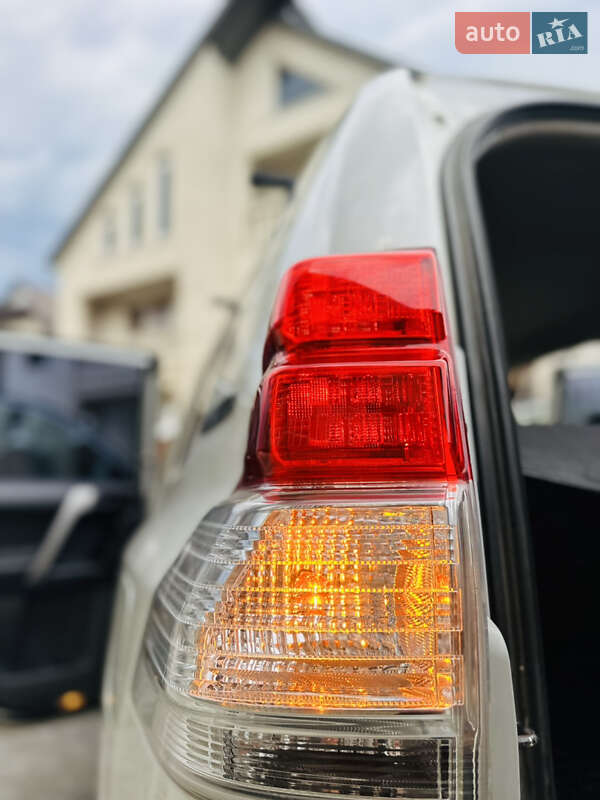 Позашляховик / Кросовер Toyota Land Cruiser Prado 2012 в Нижній Апші