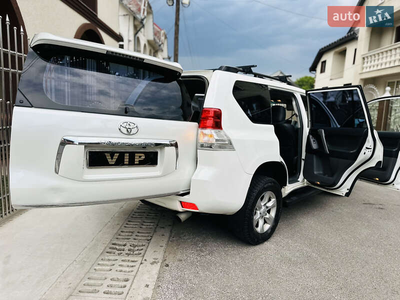 Позашляховик / Кросовер Toyota Land Cruiser Prado 2012 в Нижній Апші