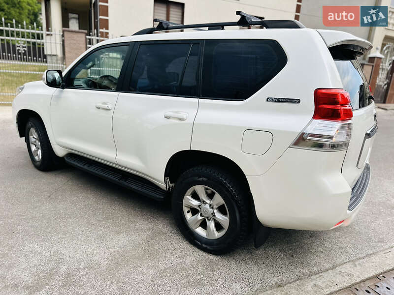 Позашляховик / Кросовер Toyota Land Cruiser Prado 2012 в Нижній Апші