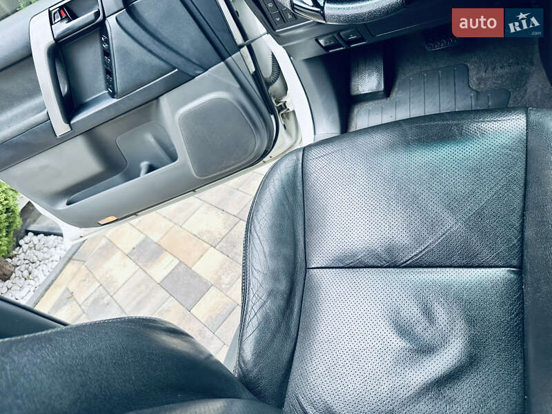 Позашляховик / Кросовер Toyota Land Cruiser Prado 2012 в Нижній Апші