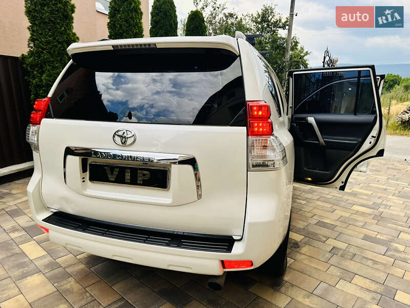 Позашляховик / Кросовер Toyota Land Cruiser Prado 2012 в Нижній Апші