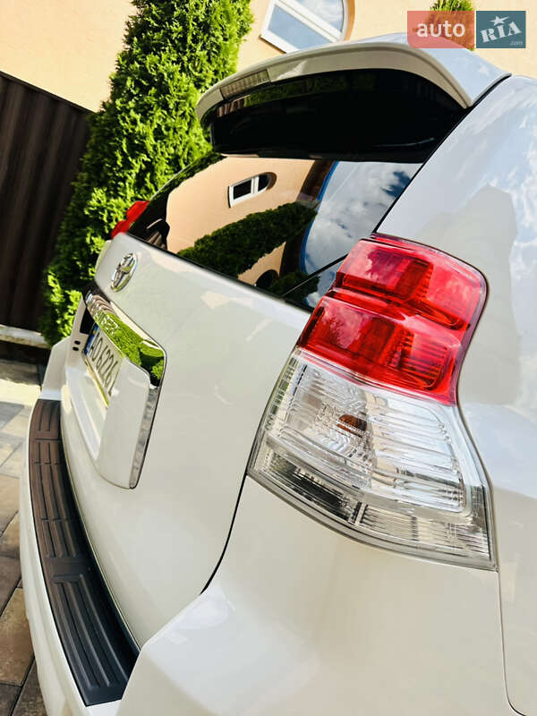 Позашляховик / Кросовер Toyota Land Cruiser Prado 2012 в Нижній Апші