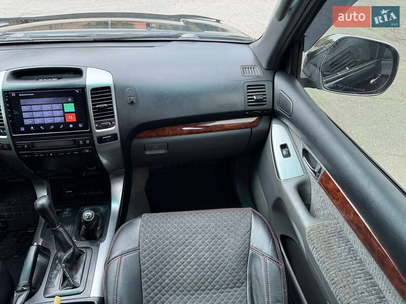 Внедорожник / Кроссовер Toyota Land Cruiser Prado 2006 в Лозовой