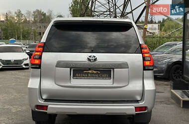 Позашляховик / Кросовер Toyota Land Cruiser Prado 2019 в  фото 11 Позашляховик / Кросовер Toyota Land Cruiser Prado 2019 в