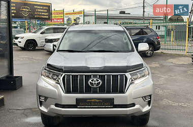 Позашляховик / Кросовер Toyota Land Cruiser Prado 2019 в  фото 8 Позашляховик / Кросовер Toyota Land Cruiser Prado 2019 в