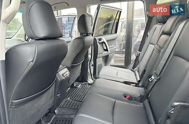 Позашляховик / Кросовер Toyota Land Cruiser Prado 2019 в  фото 17 Позашляховик / Кросовер Toyota Land Cruiser Prado 2019 в