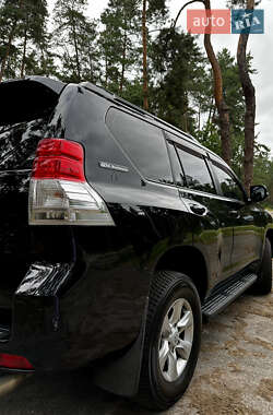 Позашляховик / Кросовер Toyota Land Cruiser Prado 2012 в 