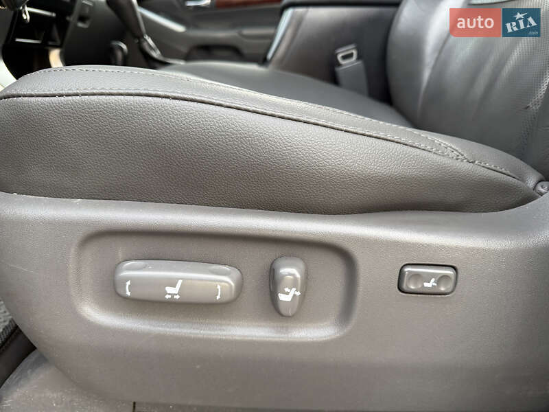 Внедорожник / Кроссовер Toyota Land Cruiser Prado 2007 в Ровно