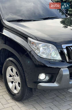 Внедорожник / Кроссовер Toyota Land Cruiser Prado 2011 в 
