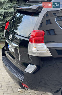 Внедорожник / Кроссовер Toyota Land Cruiser Prado 2011 в 