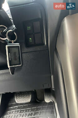 Внедорожник / Кроссовер Toyota Land Cruiser Prado 2011 в 