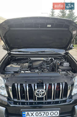 Внедорожник / Кроссовер Toyota Land Cruiser Prado 2011 в 