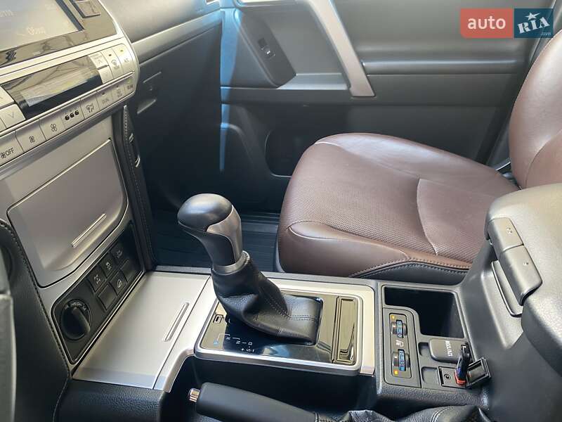 Внедорожник / Кроссовер Toyota Land Cruiser Prado 2019 в Зенькове