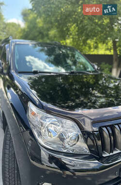 Внедорожник / Кроссовер Toyota Land Cruiser Prado 2010 в 