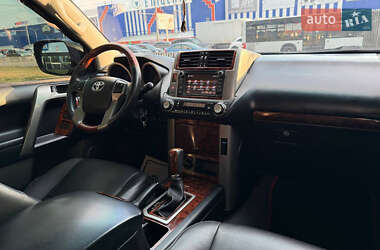 Внедорожник / Кроссовер Toyota Land Cruiser Prado 2010 в 